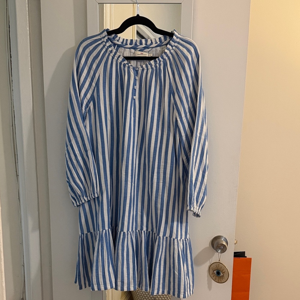 Vineyard Vines Blue and White Patterned Garment